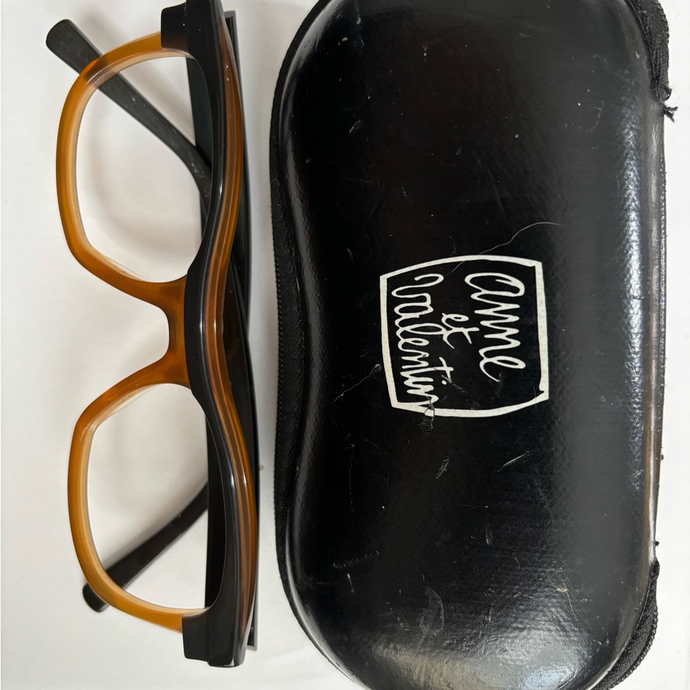 Anne et Valentin Djakarta Glasses